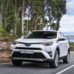 4 kartos Toyota RAV4