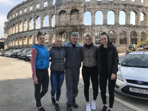 Algimantas Buividas: „Svajonės turi būti arba beprotiškos arba nerealios... Kitaip - tai tik rytojaus planai!“ 4 A Buivydas su aukletinemis