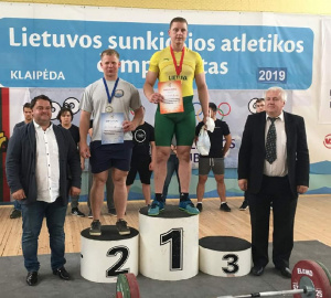 Dovydas Sužiedelis: „Sportas atveria dideles galimybes gyvenime“ 3 D Suziedelis4