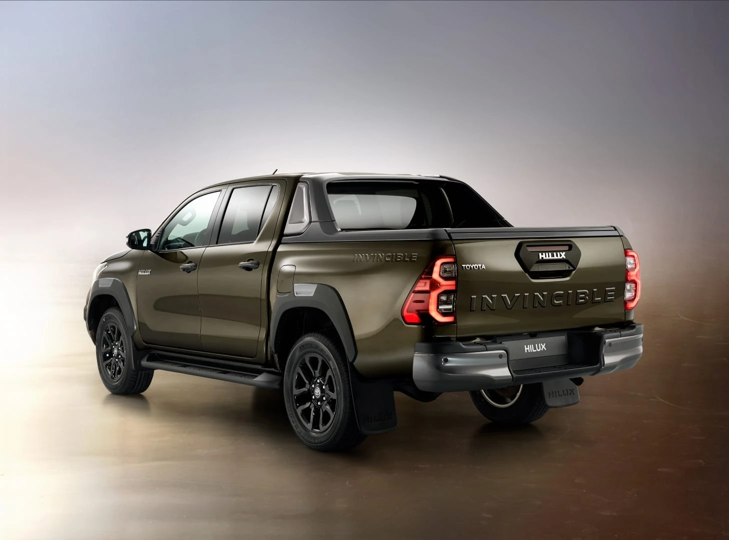 Pristatytas naujasis, dar universalesnis ir stilingesnis „Toyota Hilux“