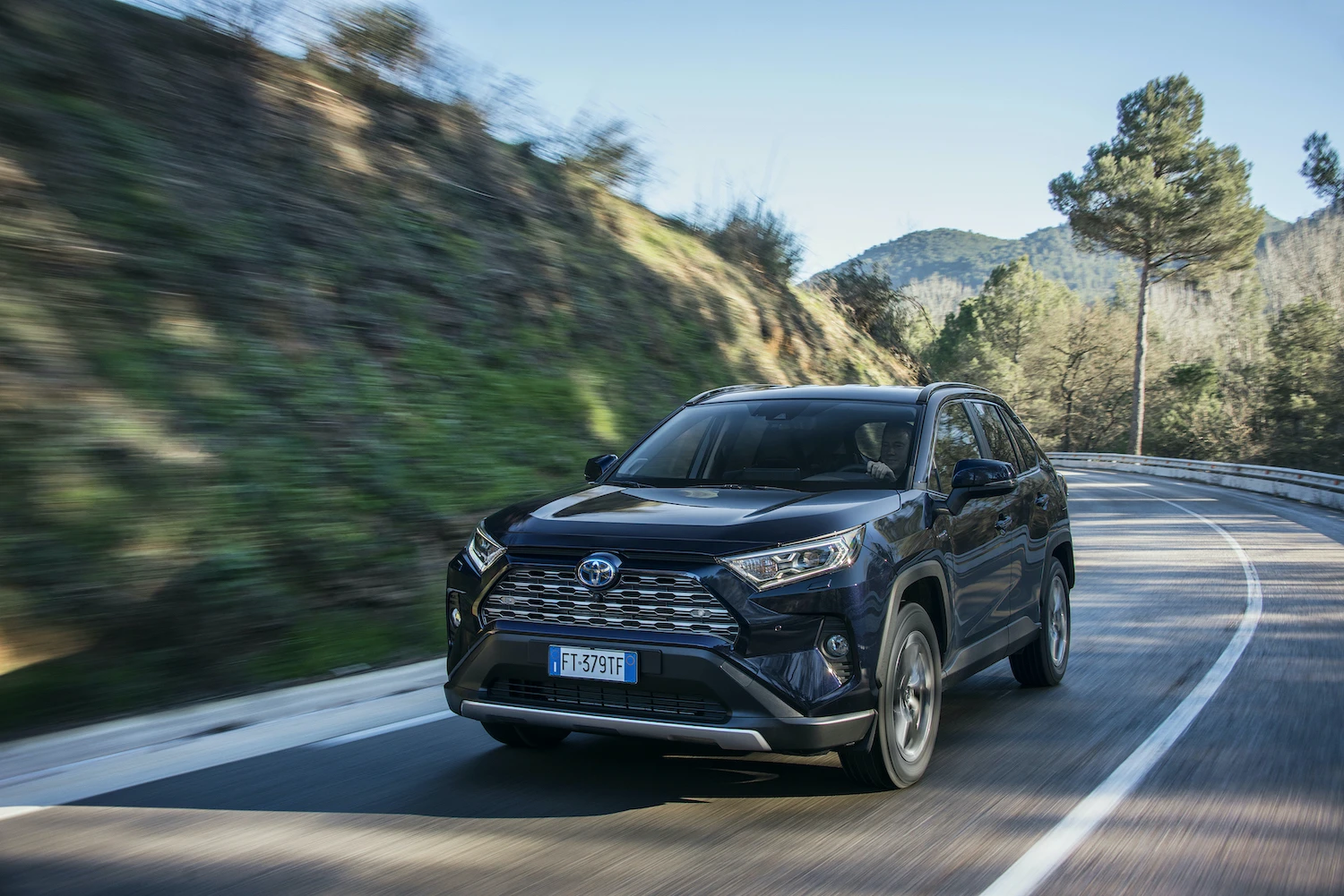 „Toyota“ sustiprino pozicijas automobilių rinkoje