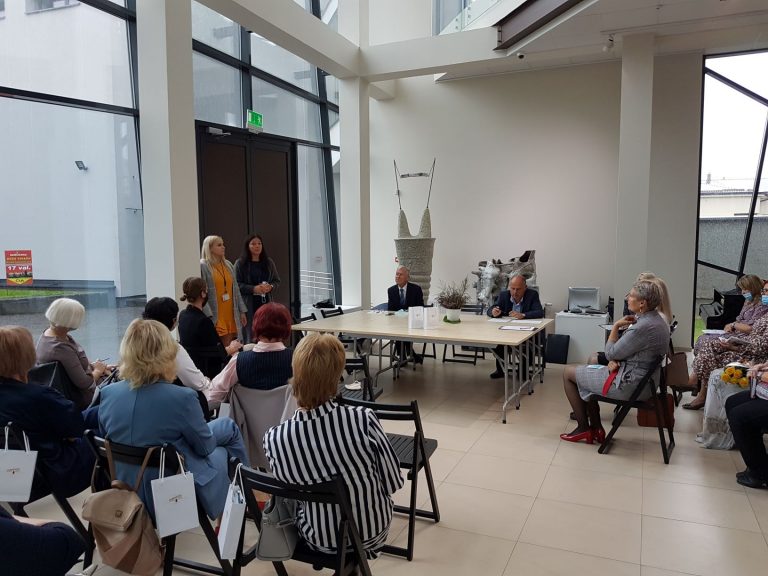 Z. Ginaite susitikime su svietimo bendruomene