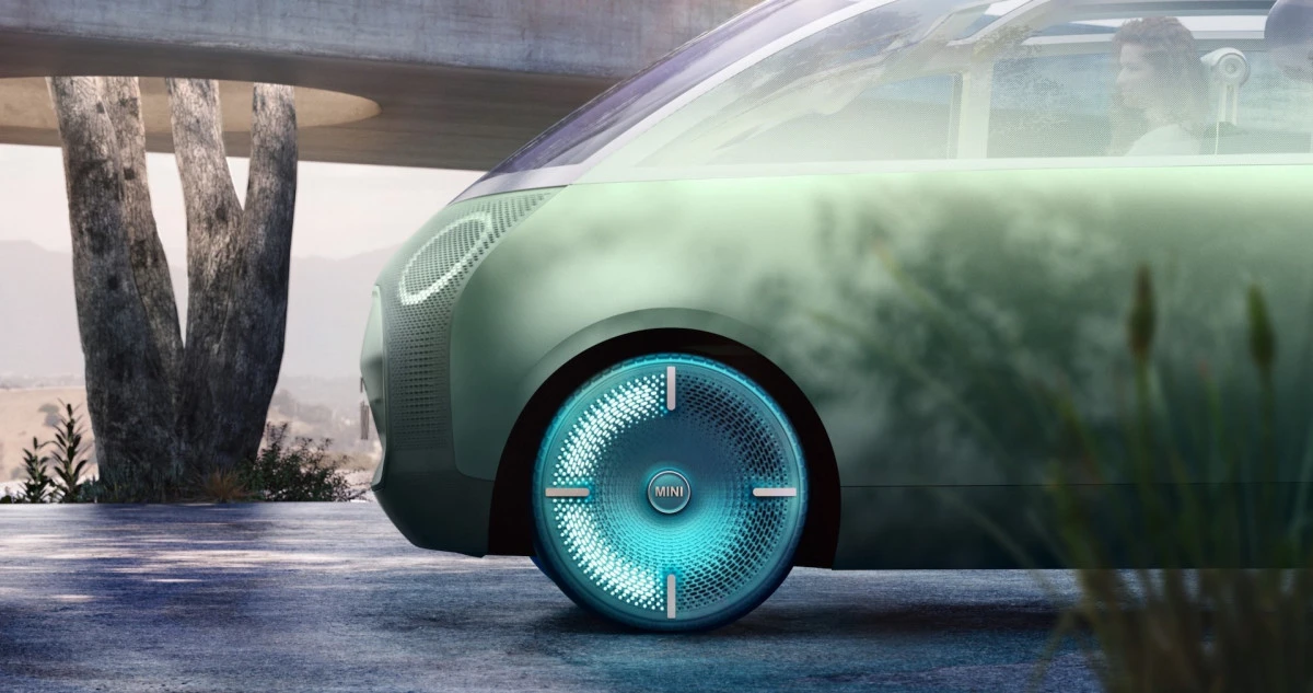 „Mini“ pristatė koncepcinį elektrinį automobilį, kuris transformuosis į kambarį ant ratų