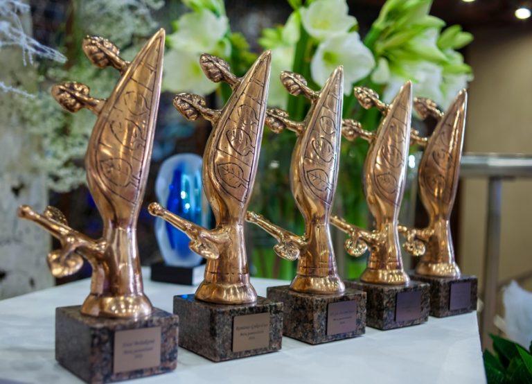 Metų panevėžiečių statulėlės