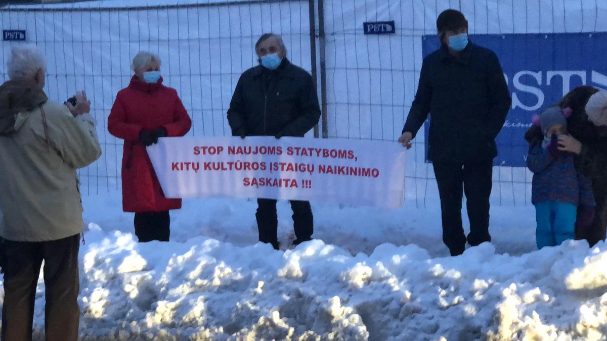 Į piketą susirinkusius „Garso” gynėjus išvaikė policija