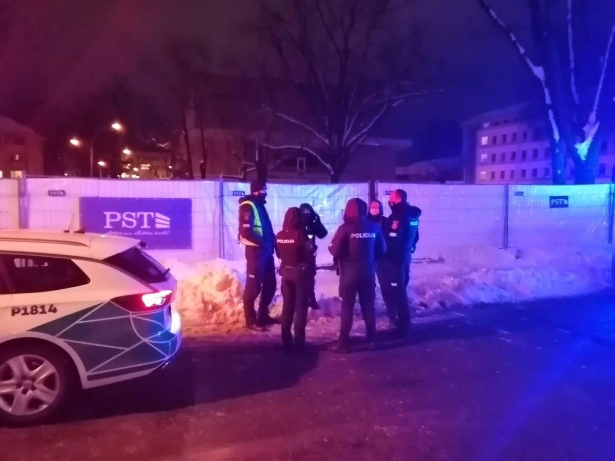 Į piketą susirinkusius „Garso” gynėjus išvaikė policija