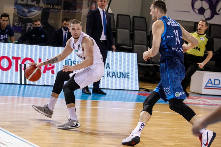 rungtyniu akimirka 5ff9e0678686d