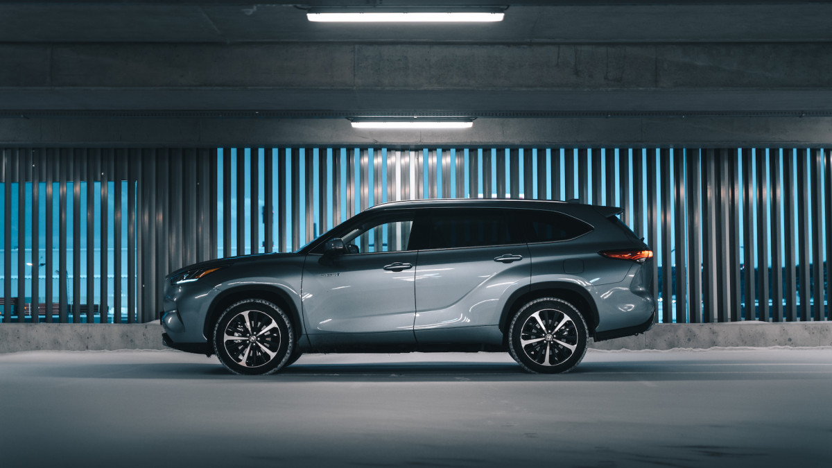 Didžiausias „Toyota“ hibridinis visureigis „Highlander“ atvyko į  Lietuvą