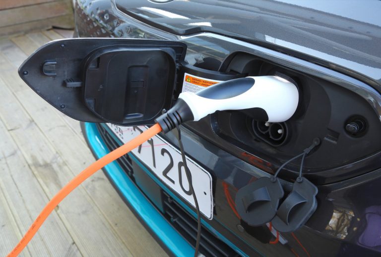 Elektromobilio ikrovimo lizdas