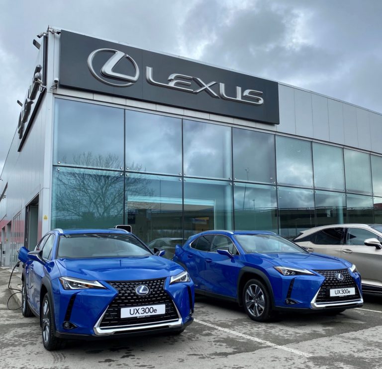 Lexus UX 300e 2
