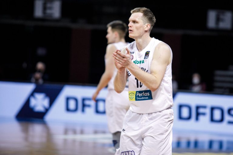 rungtyniu akimirka 608d76fb3e373 scaled 1