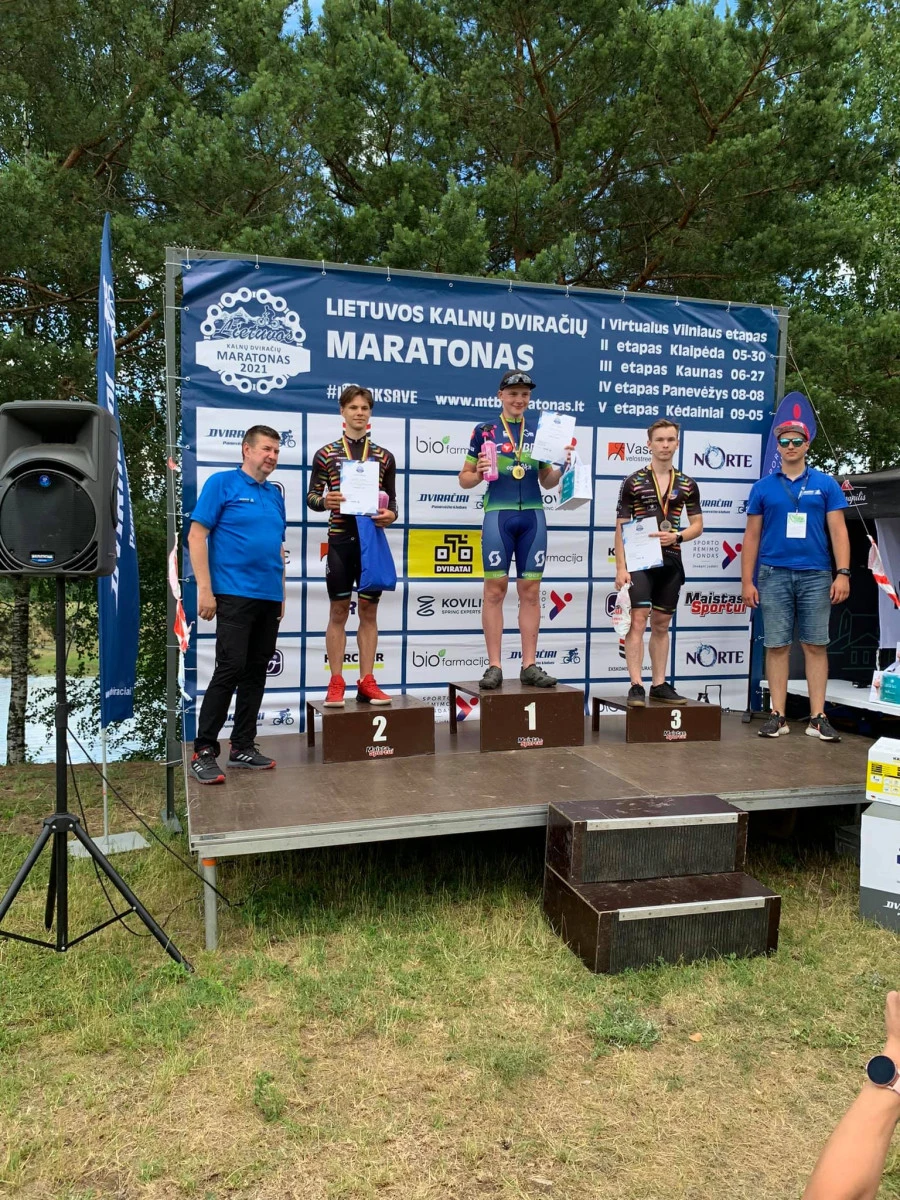 Lietuvos kalnų dviračių maratone sužibėjo Panevėžio sporto centro ugdytiniai