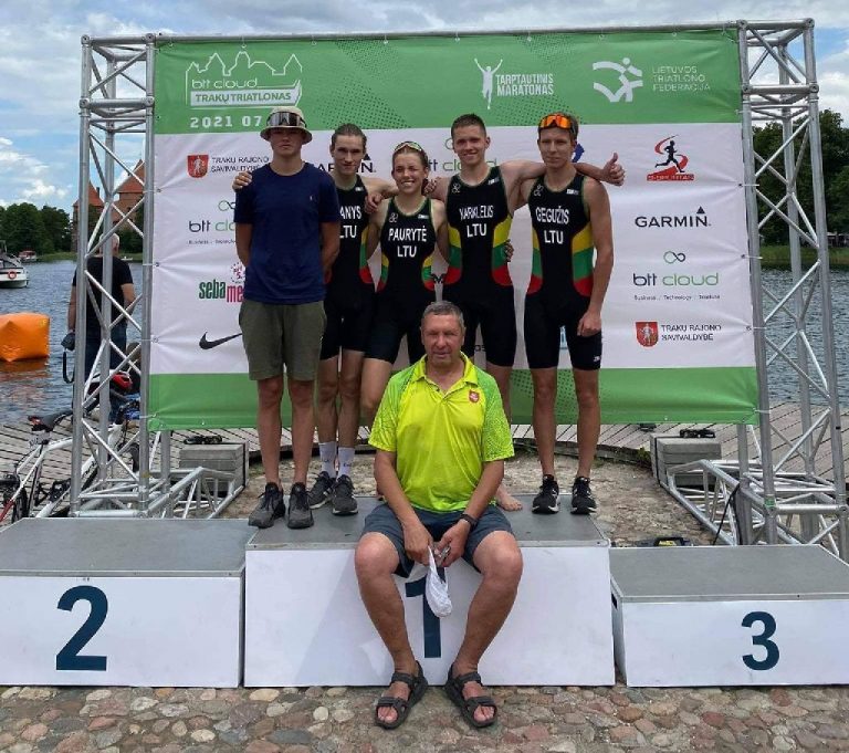 V Urbonas aukletiniai