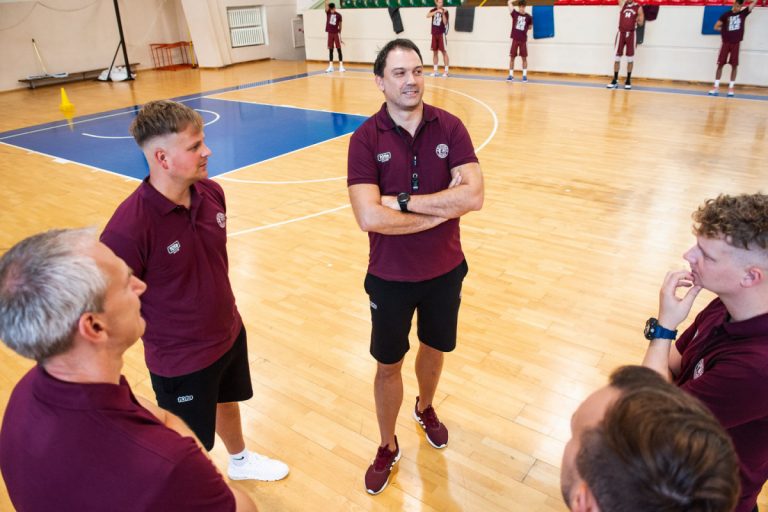 203f96d157e9a2c37dbf1a99e707af51