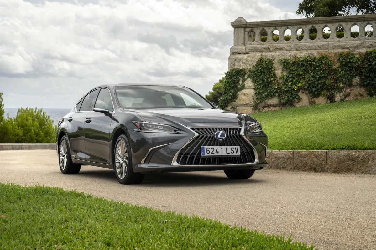 Lexus ES 300h 1