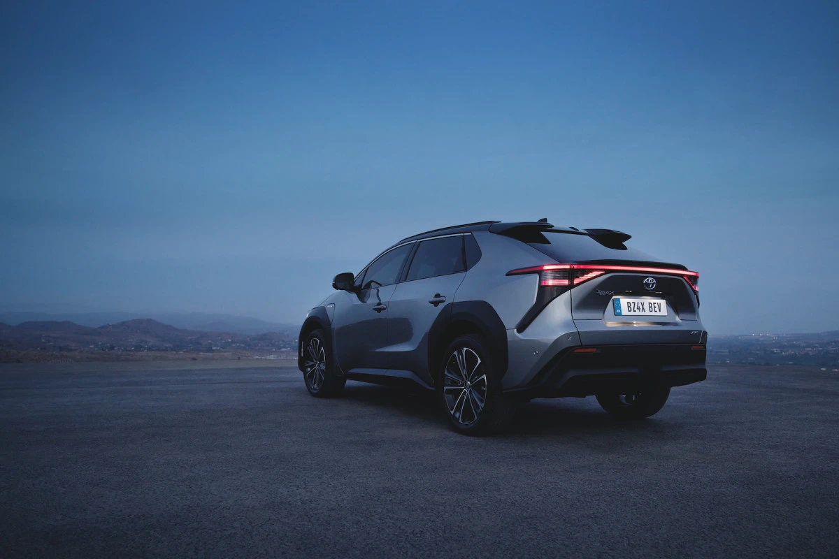 Pasauliui pristatytas visiškai naujas „Toyota bZ4X“ modelis