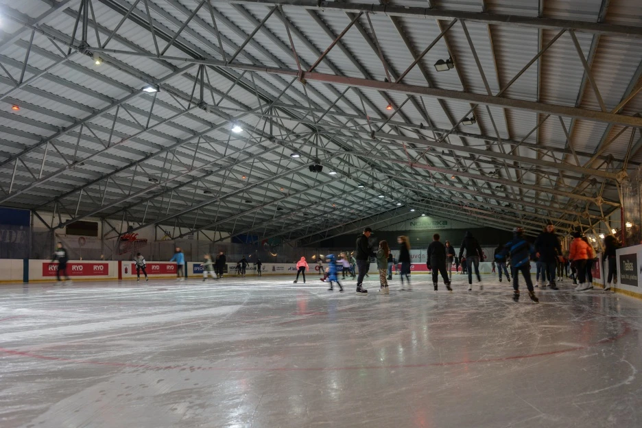 Lankytojų laukia ledo arena