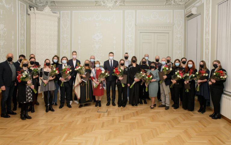 5717 b89805734fcbdd068f63d7bee096b19f