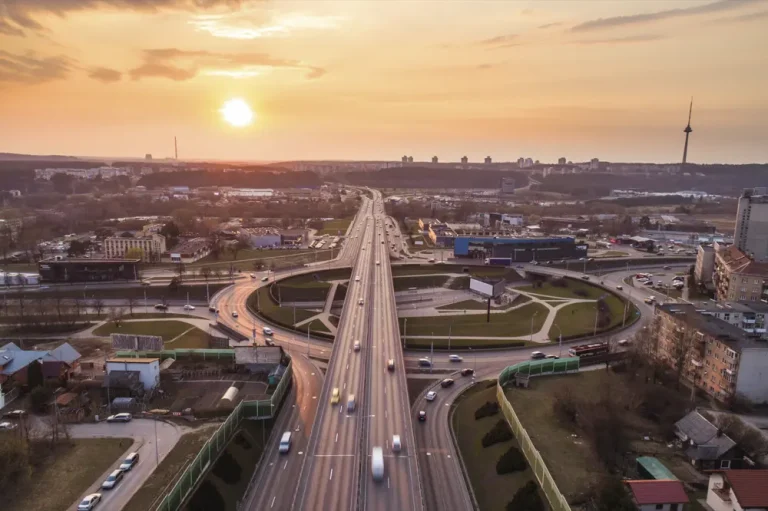 Naujų automobilių rinka: konkurencijai augant nyksta stereotipai