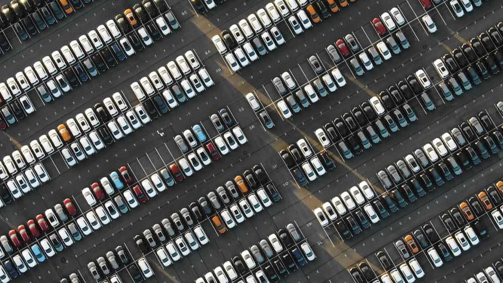 Naujo automobilio pirkimas: vis dar yra modelių, kuriuos galima gauti per porą savaičių