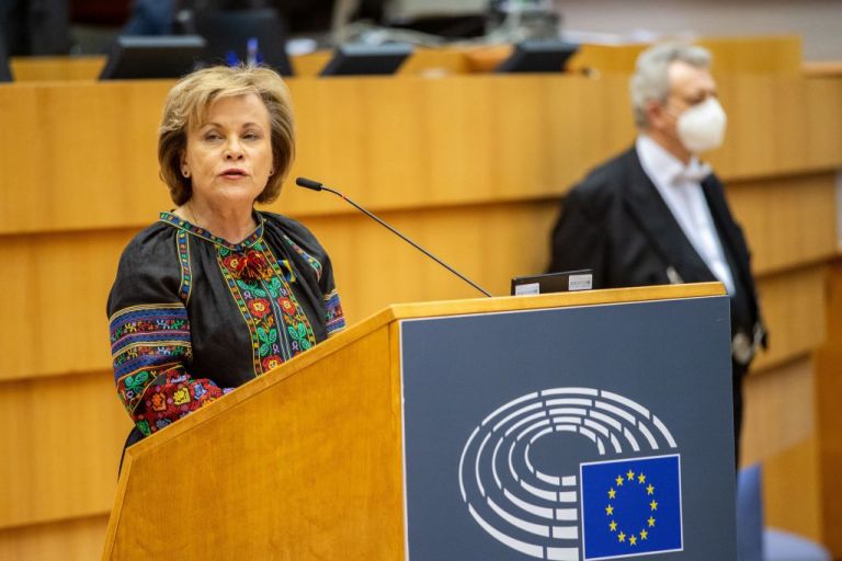 R. Juknevičienė: „Putino Rusija turi būti nugalėta, o karo nusikaltėliai – nuteisti“