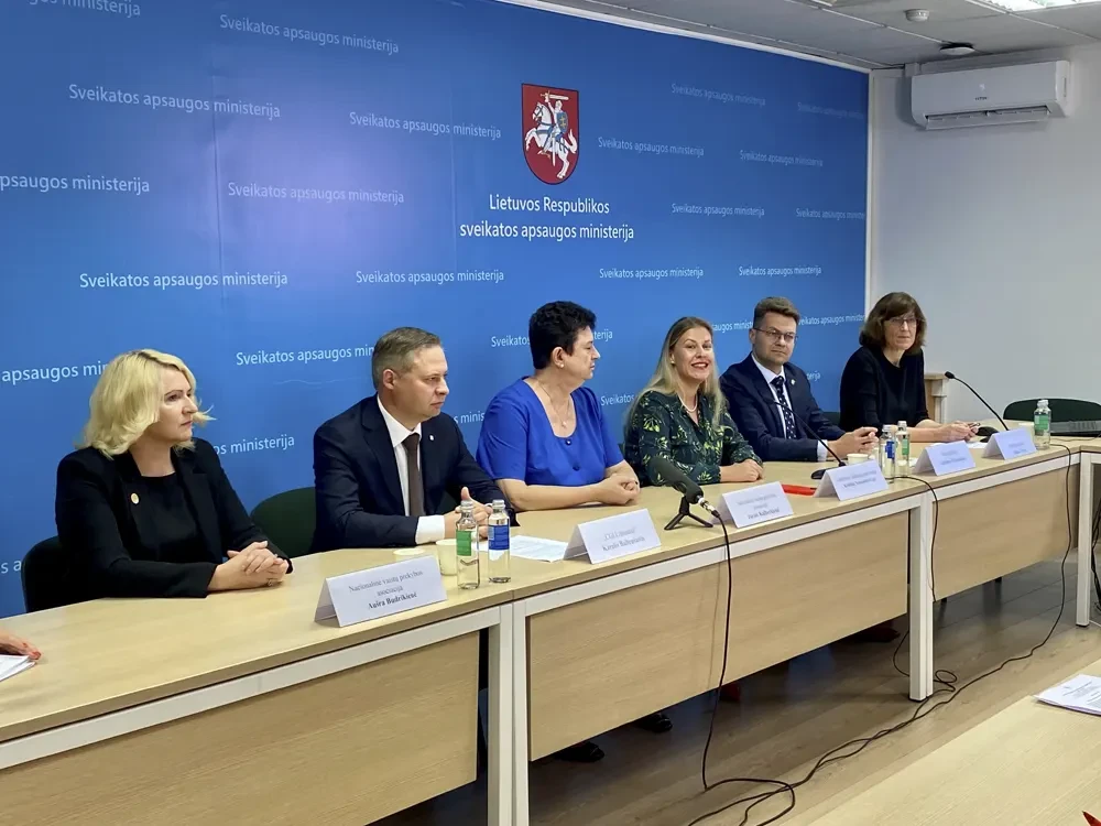 Laukta žinia pacientams: receptinius vaistus jau galima įsigyti internetu