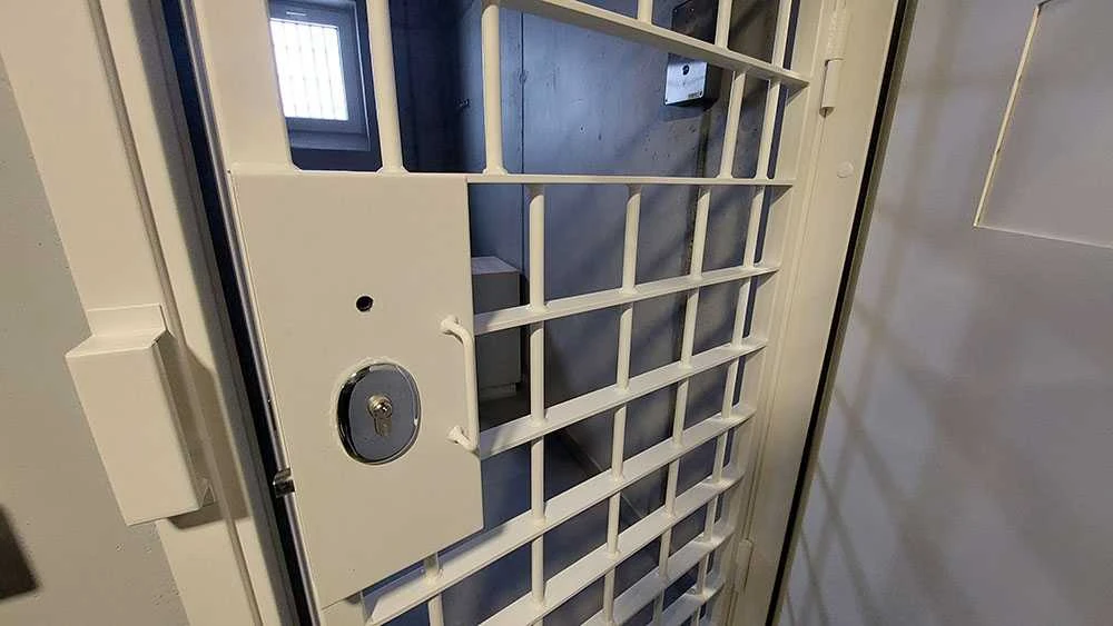 Iškilmingai duris atvėrė naujasis policijos komisariatas