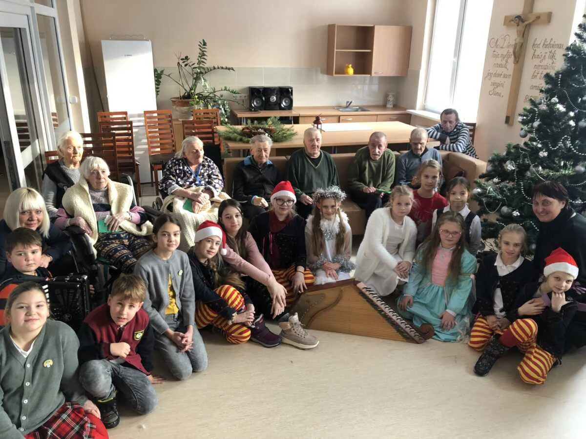Krekenavos muzikos mokyklos mokinių koncertas „Atsigręžk“ Krekenavos socialinės globos namų bendruomenei