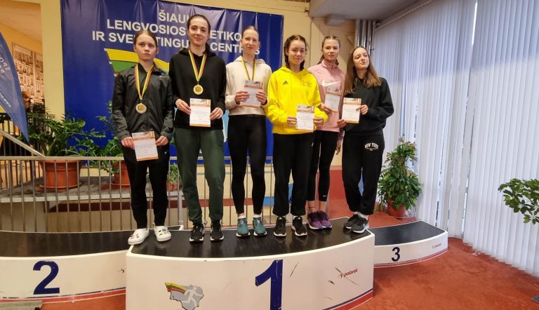 0327 Emilija Kropaite 2 v. trikove