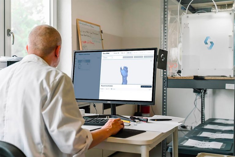 photo 1612888262725 6b300edf916c