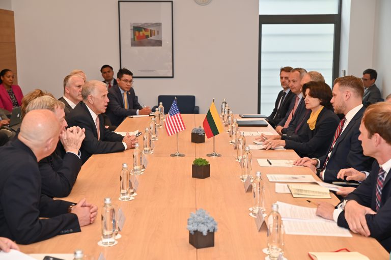 022 Ministras G. Landsbergis susitiko su JAV senato delegacija