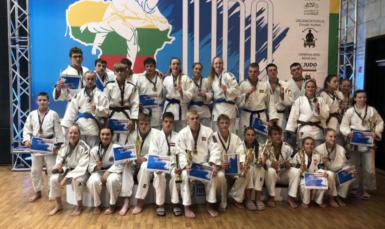 Dziudo turnyro dalyviai