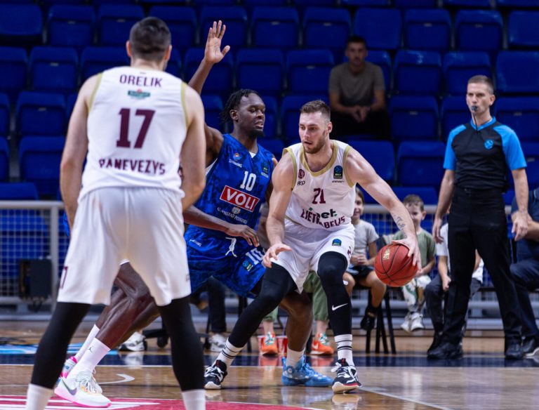 032a7cad 97ca 4f46 8e9e f9d0fa6d2135