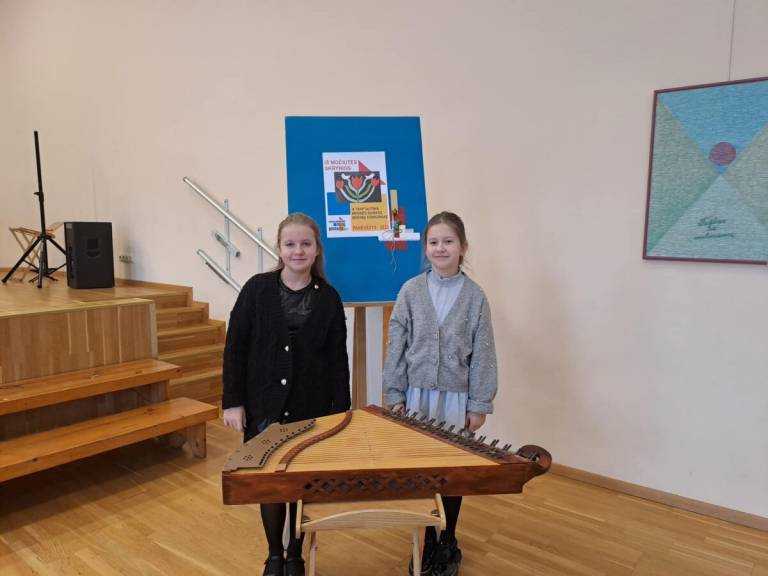 Įvertintintos jaunosios kanklininkės