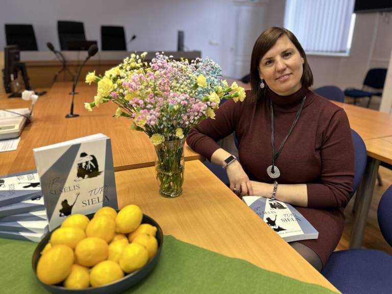 Teismo posėdžių sekretorė pristatė savo trečiąjį romaną