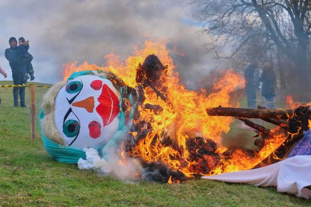 Kleboniškių muziejaus Užgavėnėse – išlaikytos tradicijos ir sočios linksmybės