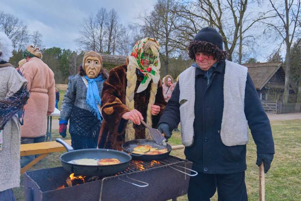 Kleboniškių muziejaus Užgavėnėse – išlaikytos tradicijos ir sočios linksmybės