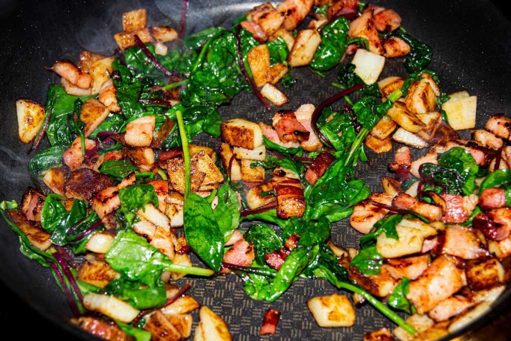 „VVP” arba „Visiškai vyriški pusryčiai”