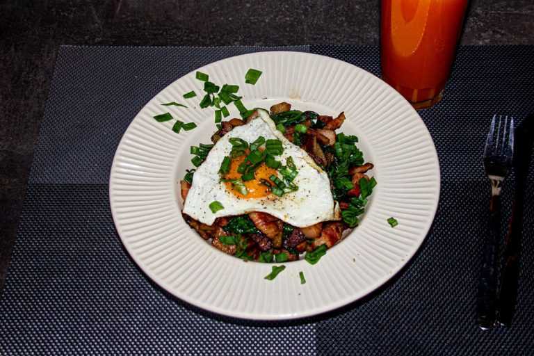 „VVP” arba „Visiškai vyriški pusryčiai”