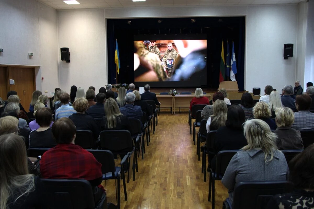 Rusijos invazijos sukaktis paminėta solidarumo su kovojančia Ukraina dvasia