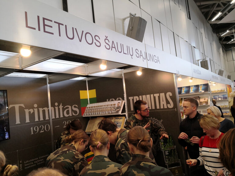 Šauliai Vilniaus knygų mugėje mokys susidėti išvykimo krepšį