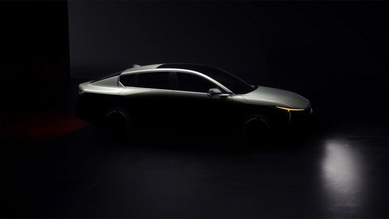 Artėjant Niujorko automobilių parodai – naujojo „Kia K4“ užuominos