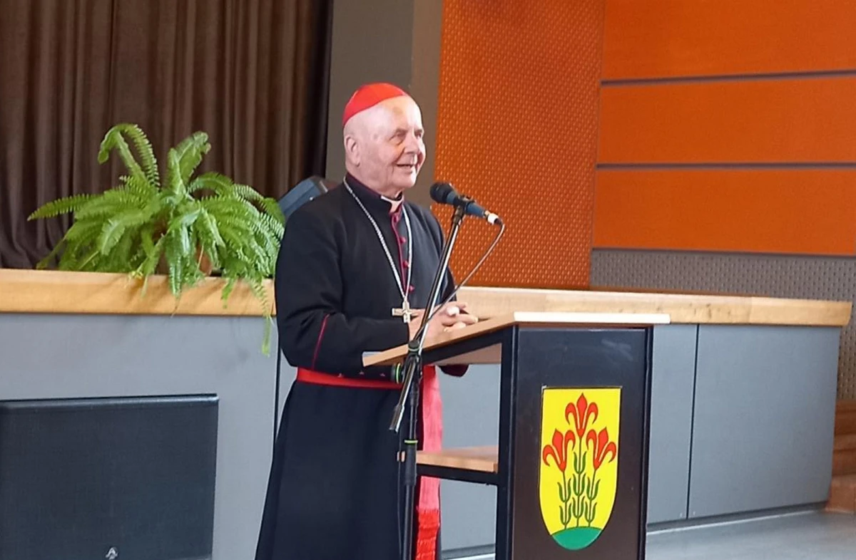 Katalikų bažnyčios kronikai 52