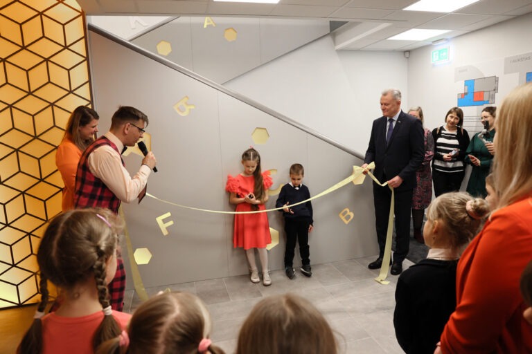 Renovuotose patalpose veiklą tęs Bitės bibliotekos Vaikų ir jaunimo kultūrinės edukacijos skyrius