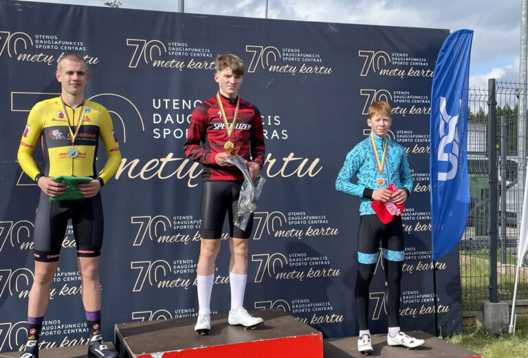 Panevėžio Raimundo Sargūno sporto gimnazijos dviratininkai iškovojo medalius