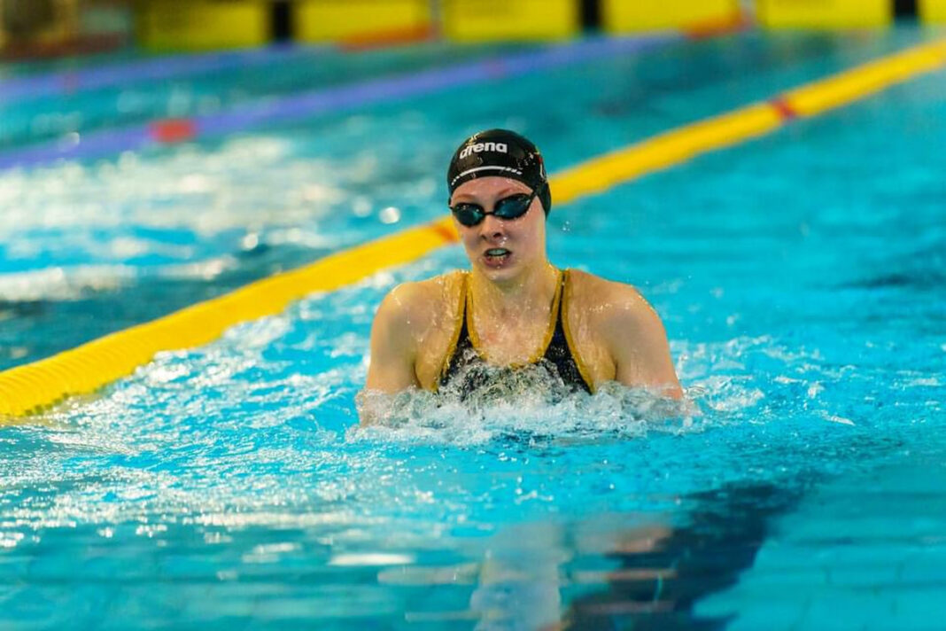 Gimnazistė Rugilė Abračinskaitė tapo Lietuvos plaukimo čempione