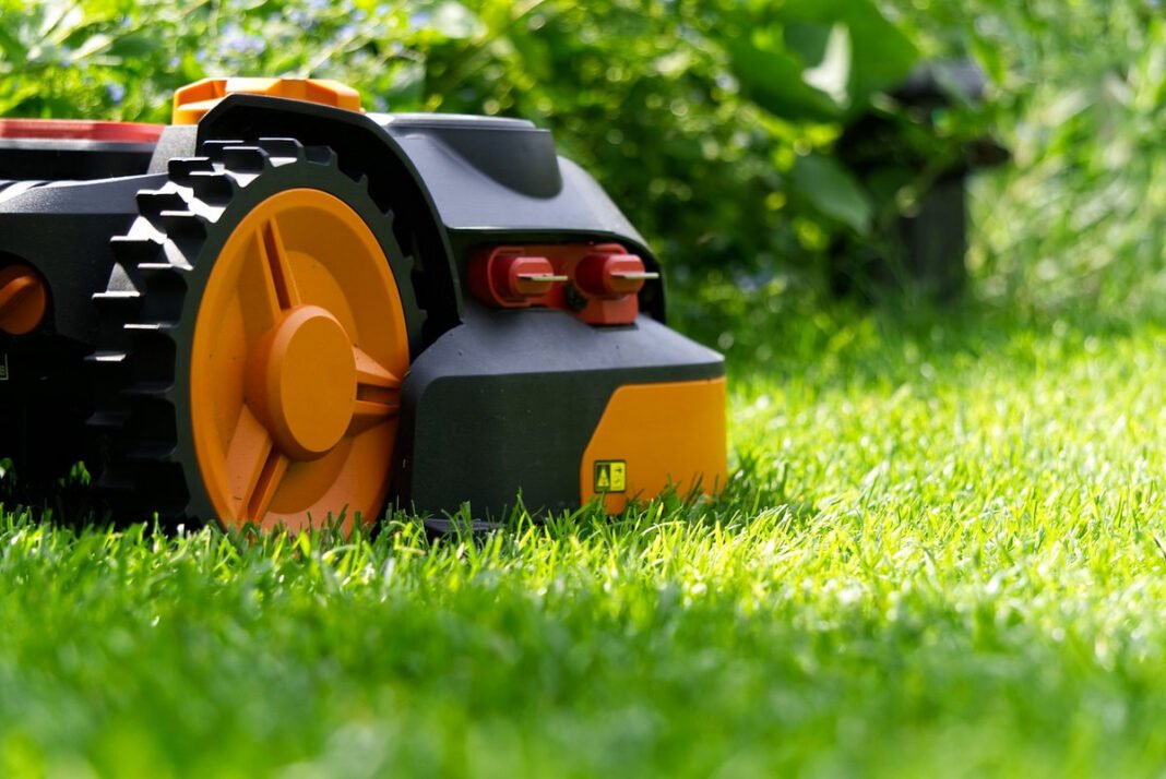 5 svarbiausios priežastys, kodėl vejos pjovimo robotai yra privalomi kiekvienam namų savininkui