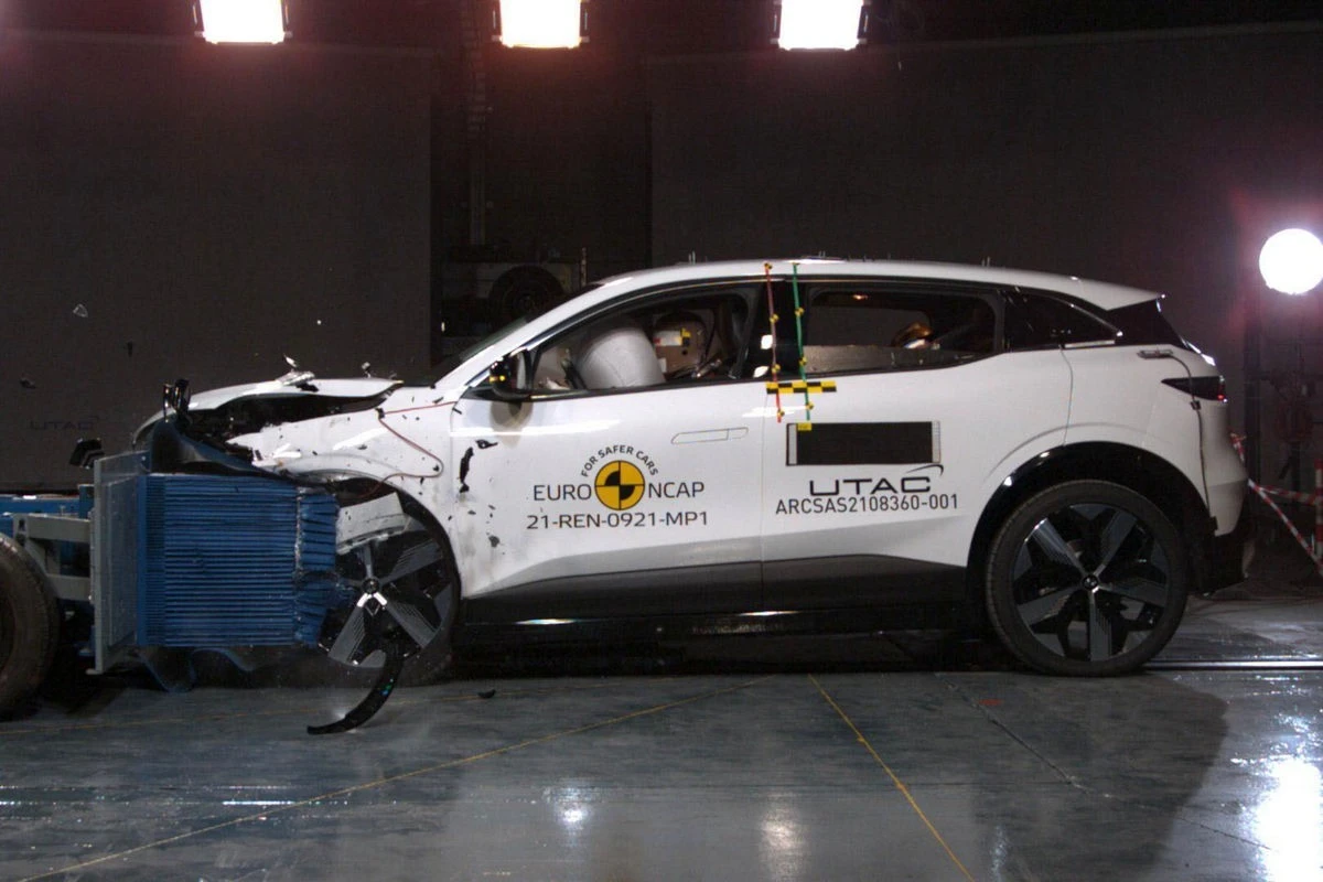 EuroNCAP Šventinė savaitė su „Renault Megane E-Tech Full Electric”