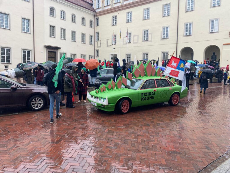 KTU fizikų Slibinomobilis