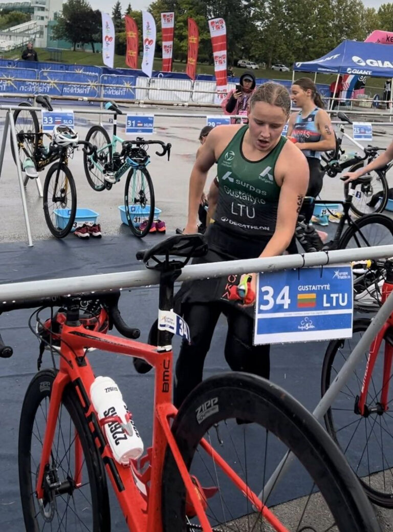 V Gustaityte dviraciai